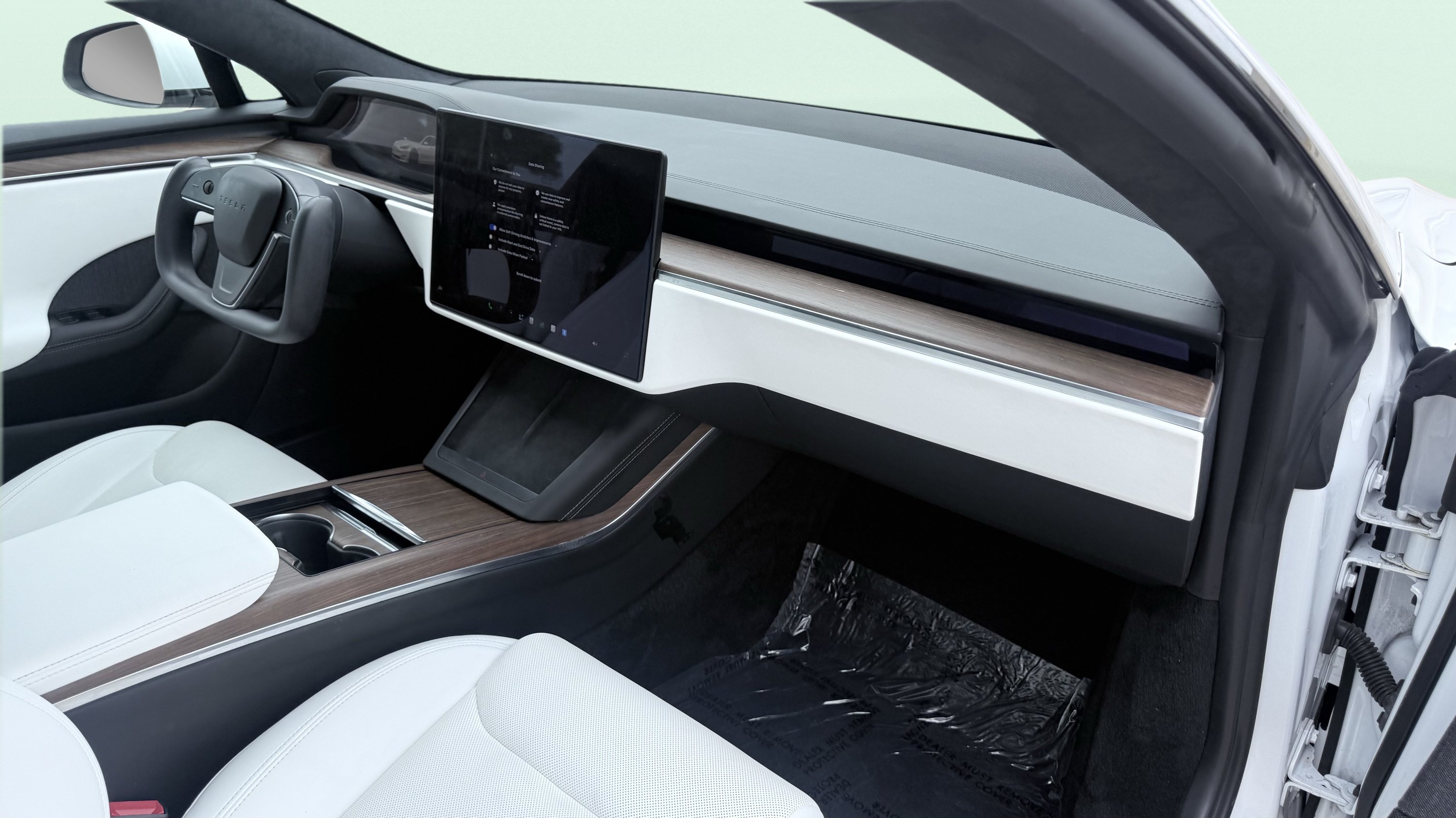 Used 2022 Tesla Model S AWD/4WD image 39