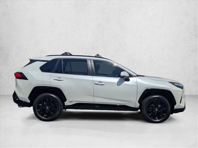 Used 2022 Toyota RAV4 SE AWD/4WD image 4