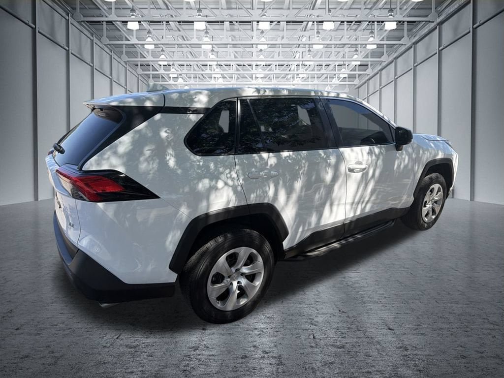 Used 2023 Toyota RAV4 LE FWD image 4