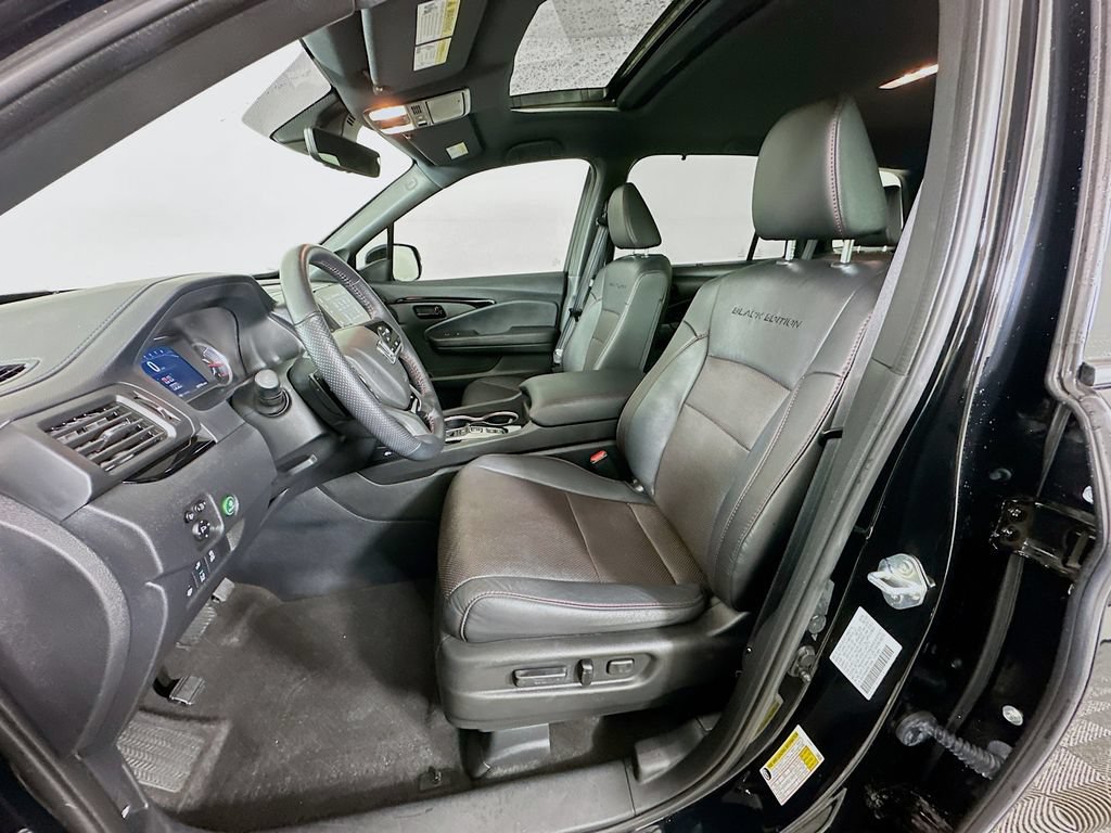 Certified 2024 Honda Passport Black Edition image 20