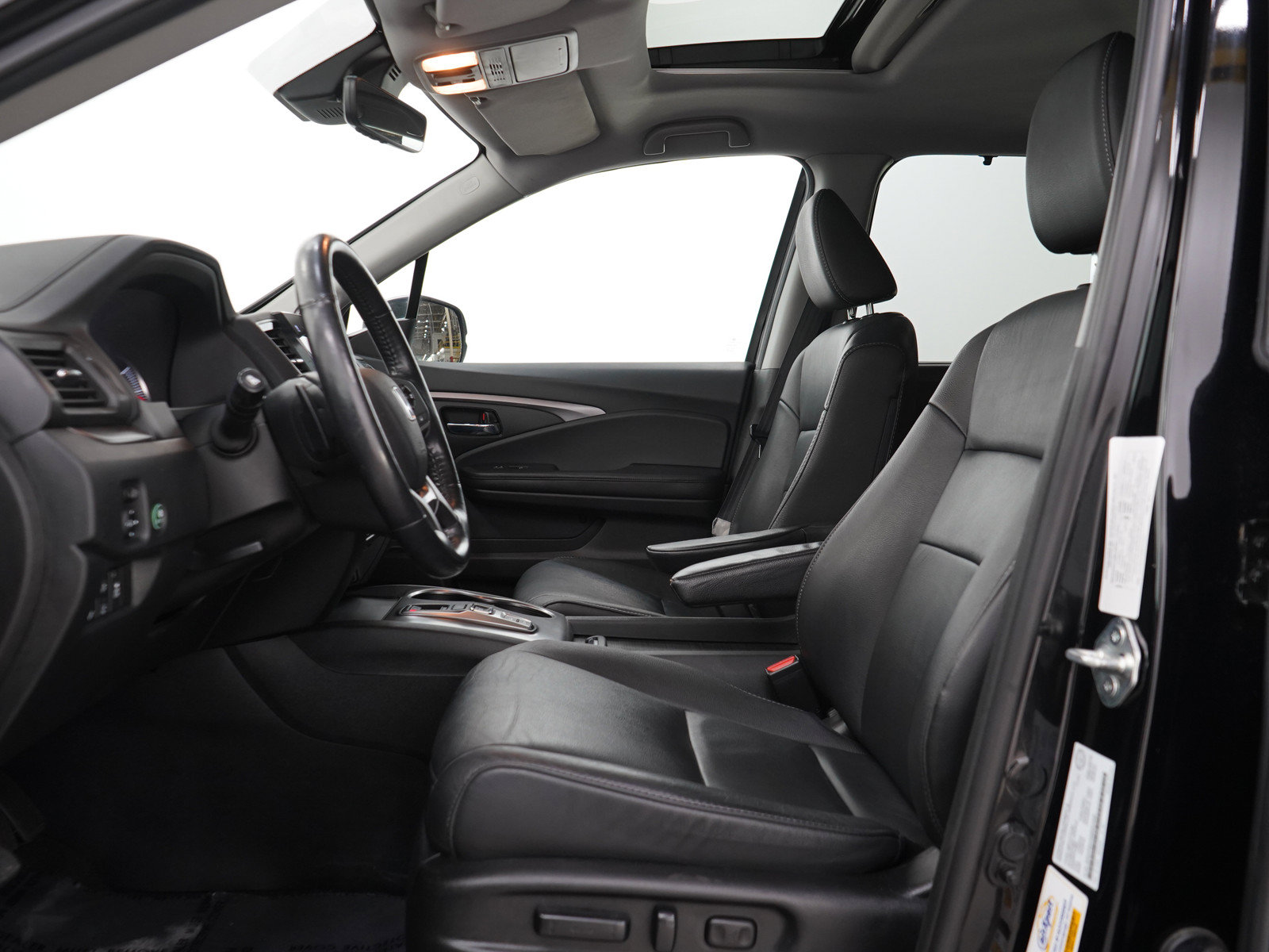Used 2022 Honda Pilot Black Edition image 29