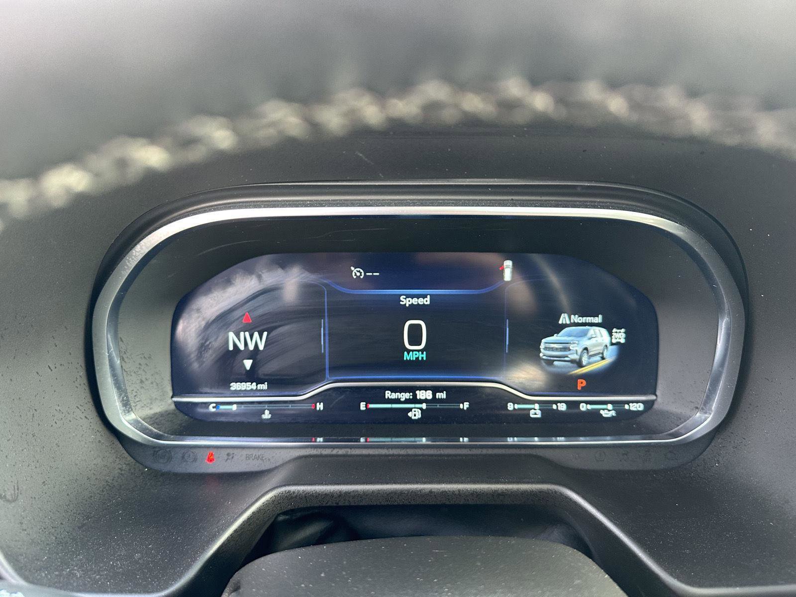 Used 2024 Chevrolet Tahoe Z71 w/ Luxury Package image 25