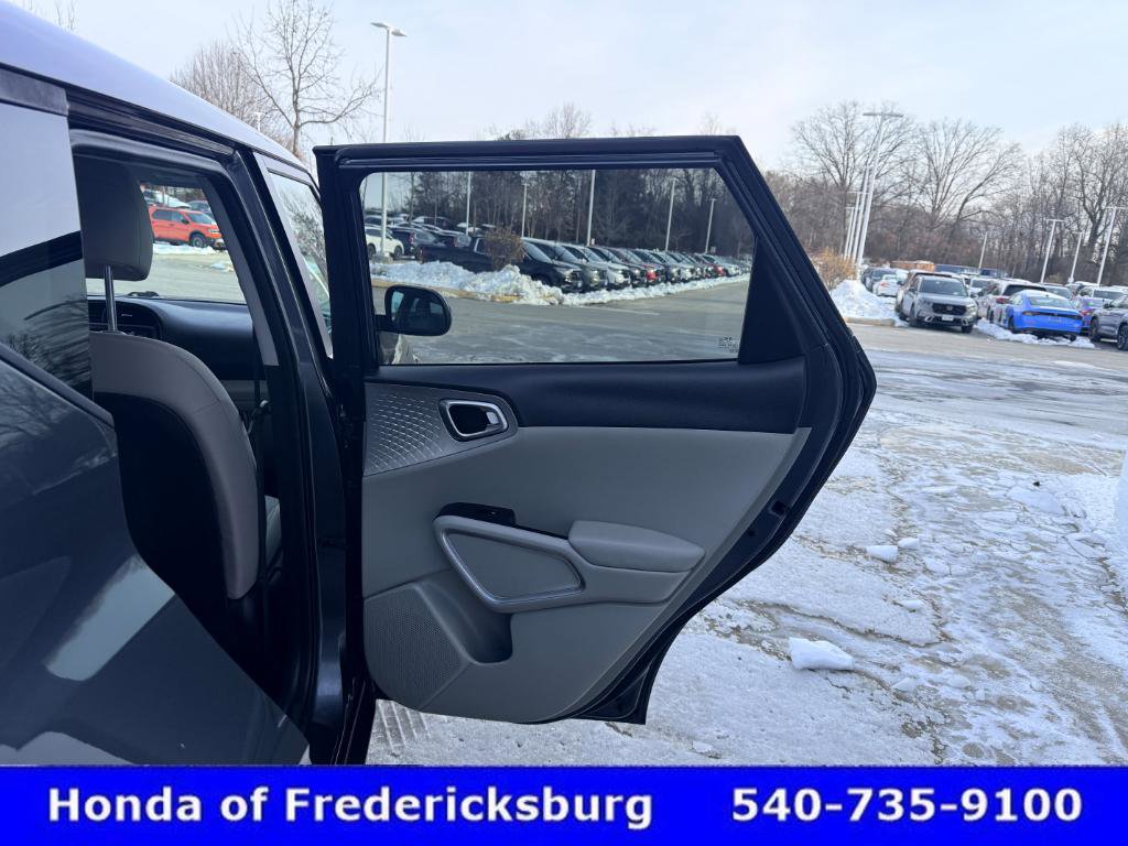 Used 2021 Kia Soul LX image 18