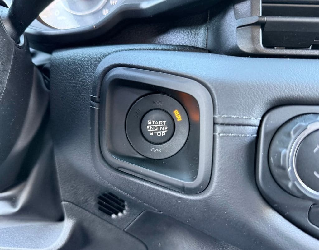 Used 2024 Jeep Wrangler Unlimited Rubicon AWD/4WD image 11