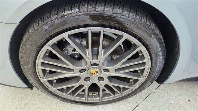 Used 2023 Porsche Panamera Platinum Edition image 59