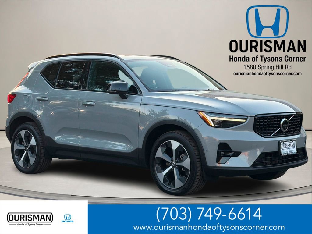 Used 2026 Volvo XC40 B5 Plus w/ Protection Package Premier AWD/4WD video 1