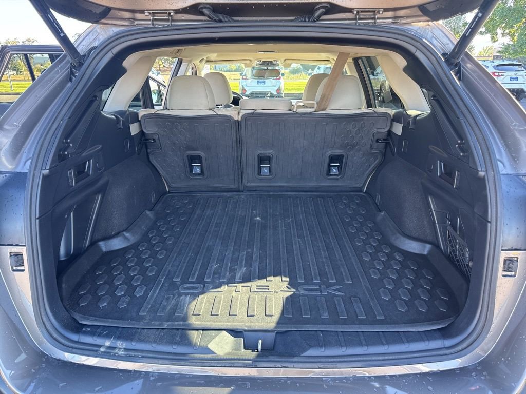 Used 2021 Subaru Outback Premium image 12