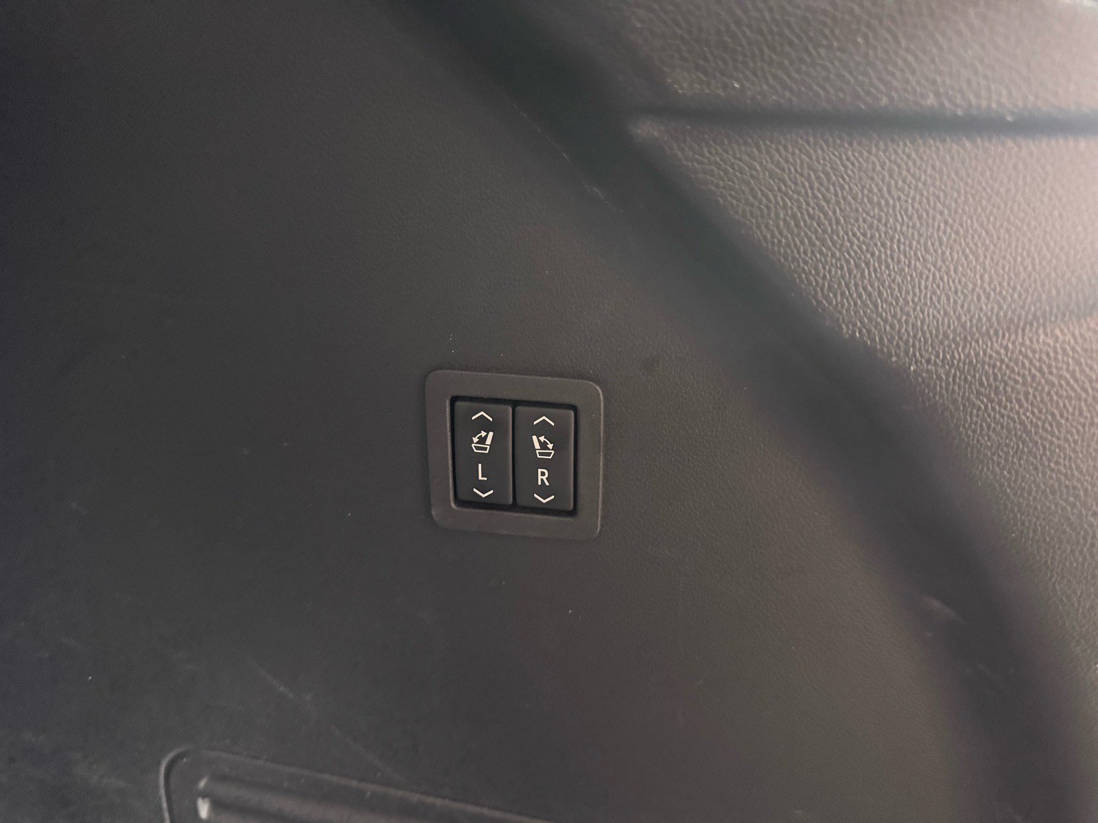 Used 2020 Buick Enclave Premium w/ LPO, Floor Liner Package AWD/4WD image 11