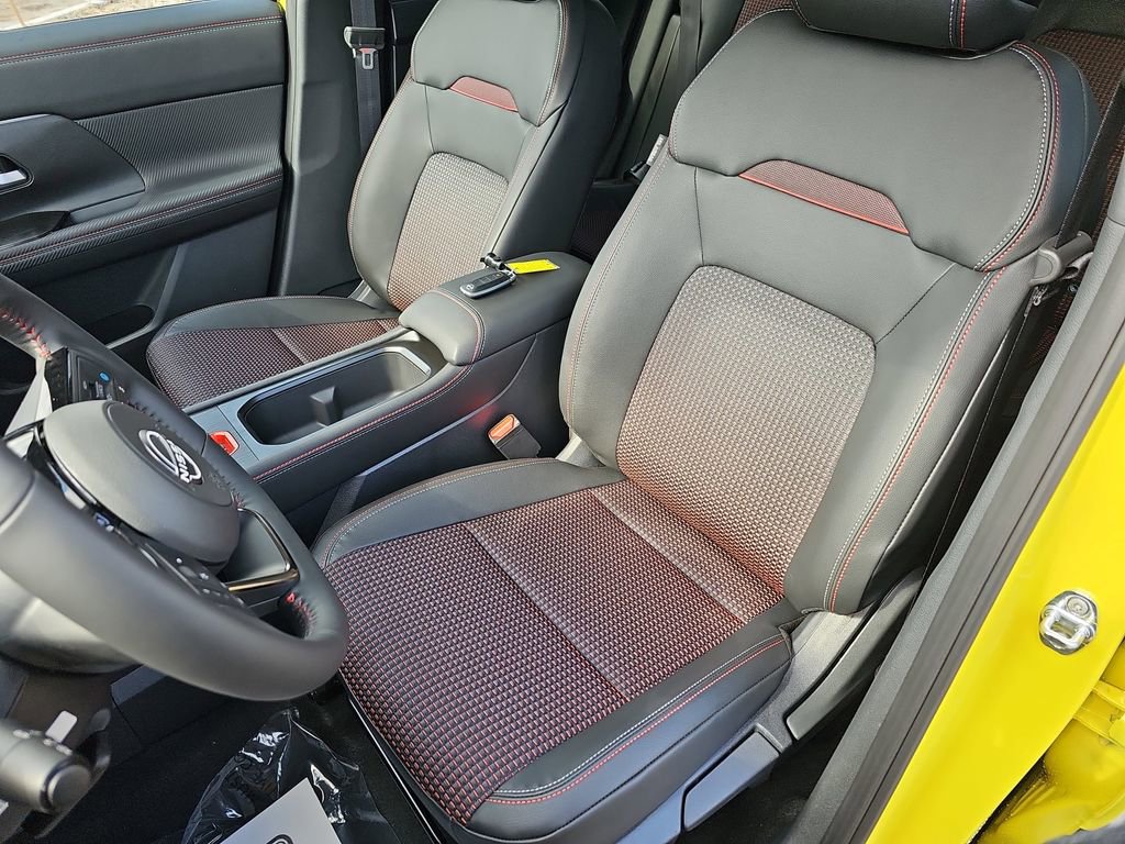 New 2026 Nissan Kicks SR w/ SR Premium Package FWD image 19