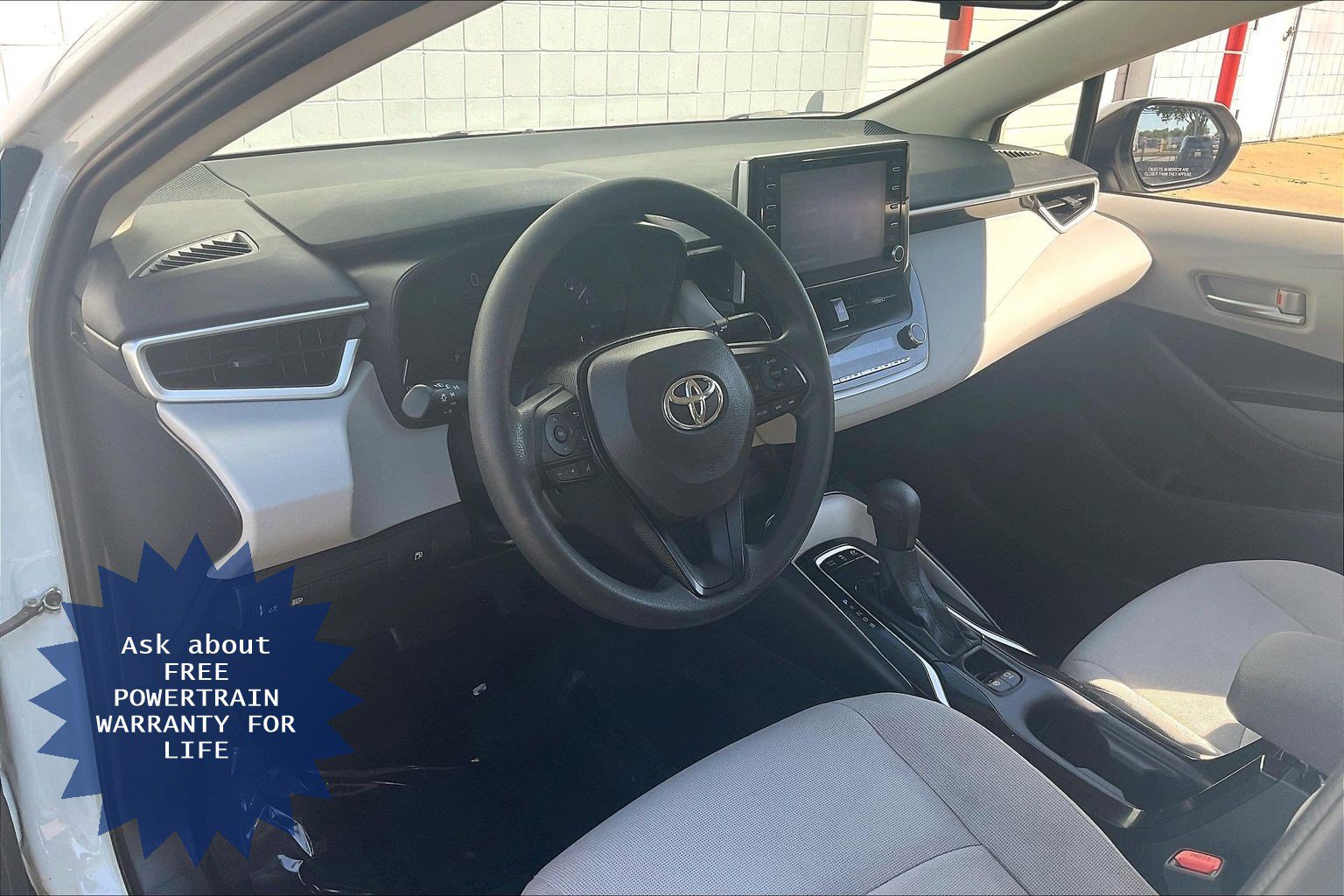 Used 2020 Toyota Corolla LE w/ Carpet Mat Package (TMS) FWD image 18
