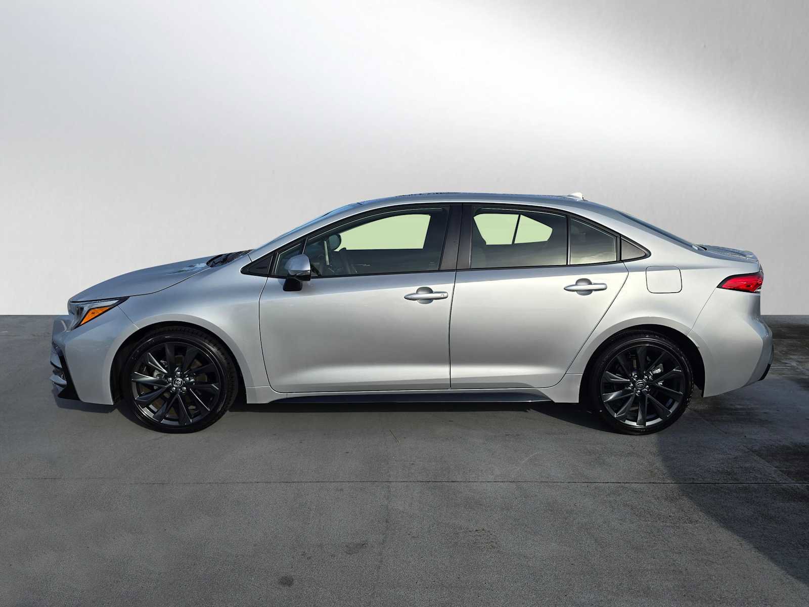 Certified 2025 Toyota Corolla SE w/ SE Premium Package image 6