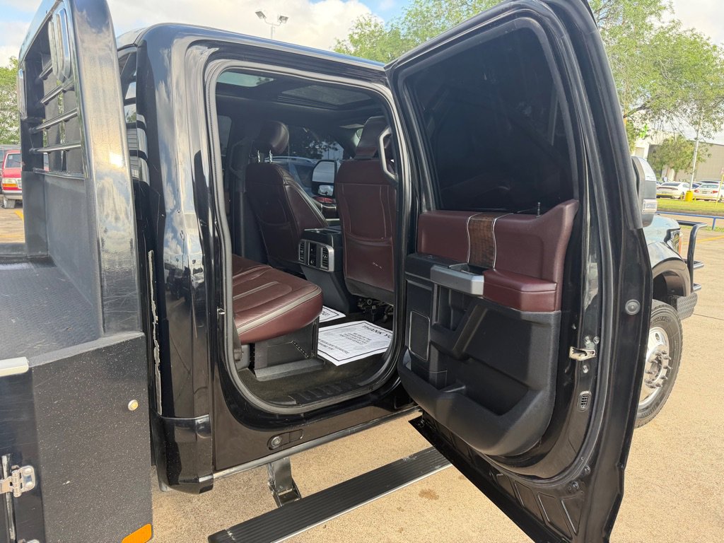 Used 2017 Ford F450 Platinum w/ Platinum Ultimate Package AWD/4WD image 16