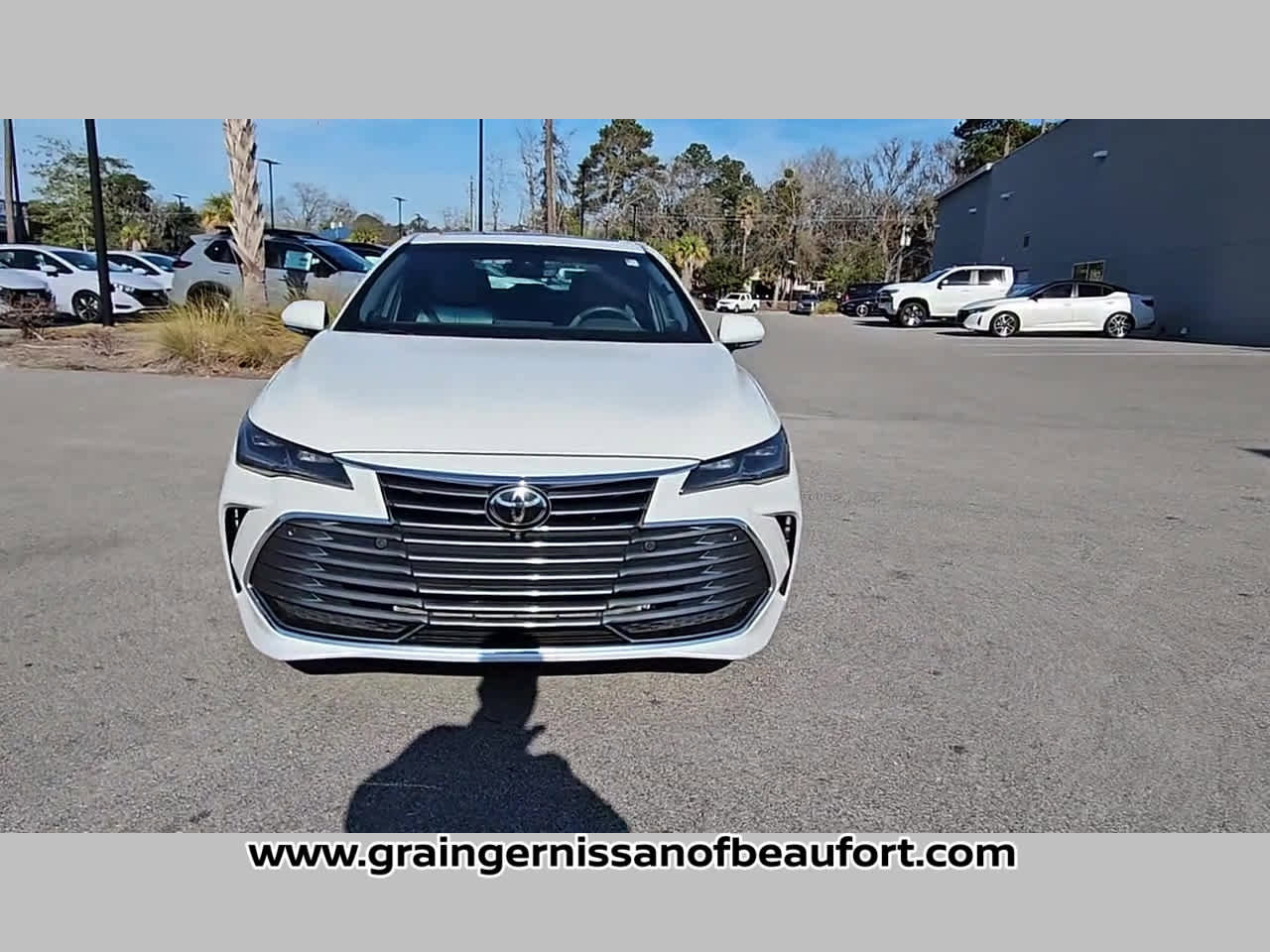 Used 2020 Toyota Avalon Limited image 19