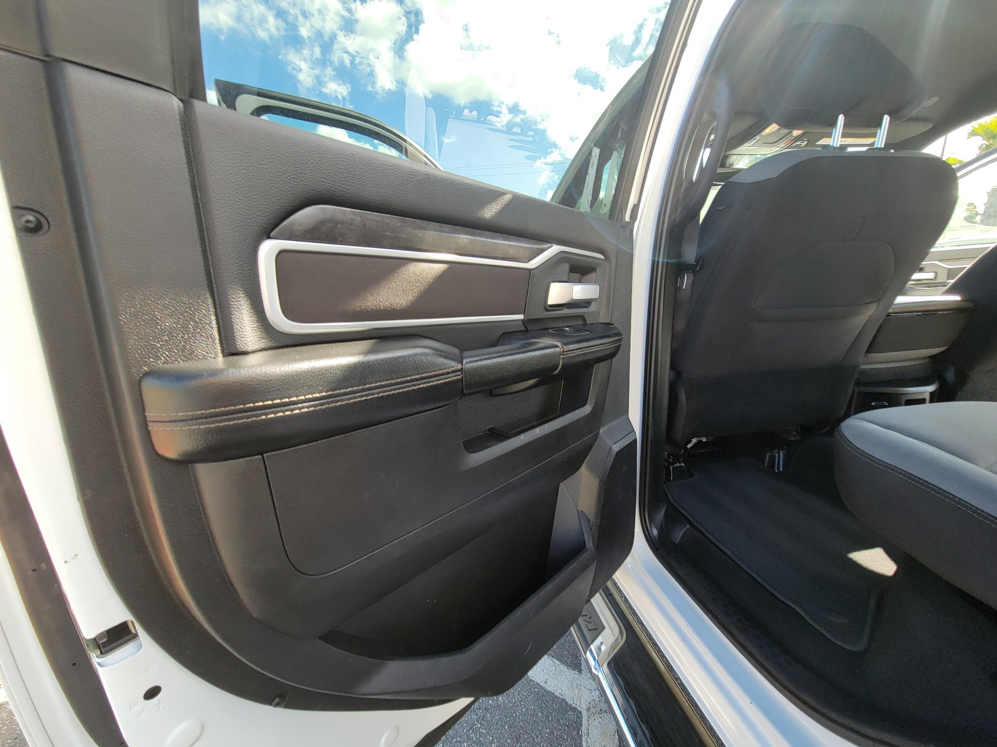 Used 2024 RAM 2500 Big Horn image 34