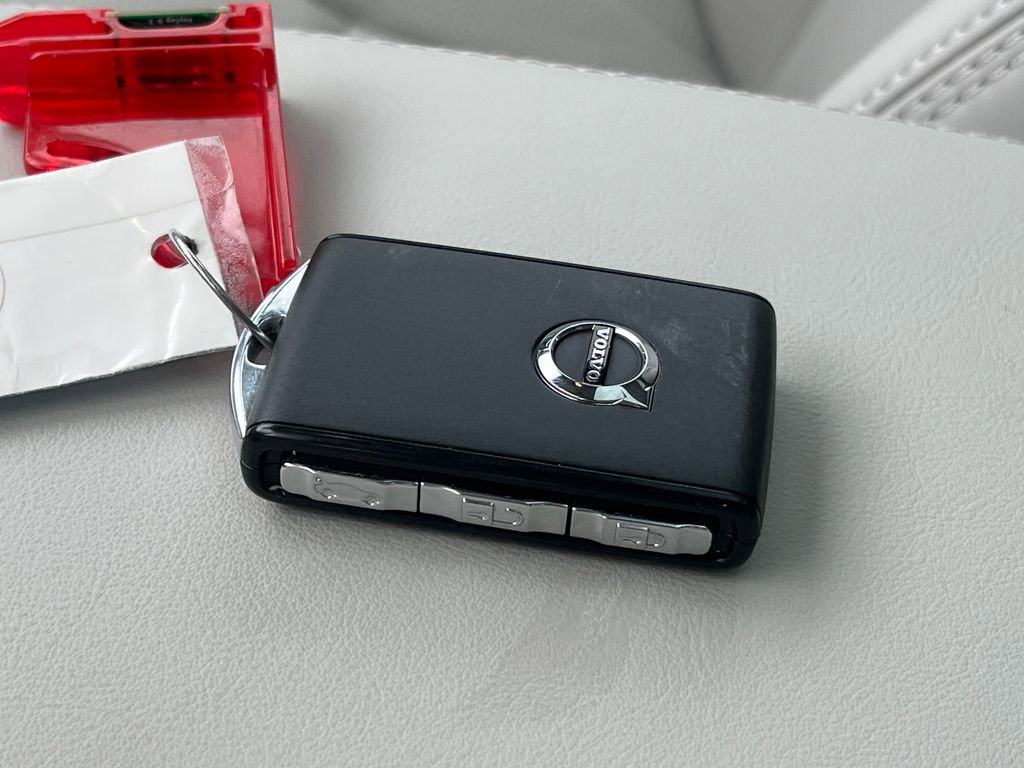 Used 2024 Volvo S90 T8 Ultimate image 35