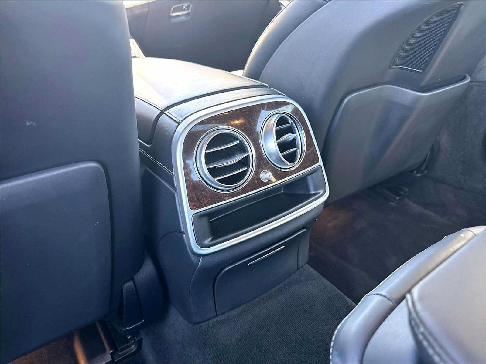 Used 2018 Mercedes-Benz S 560 Sedan image 36
