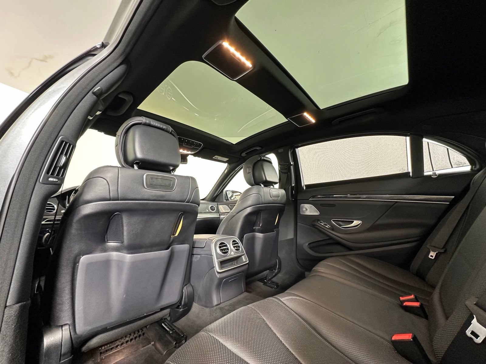 Used 2018 Mercedes-Benz S 450 Sedan image 21