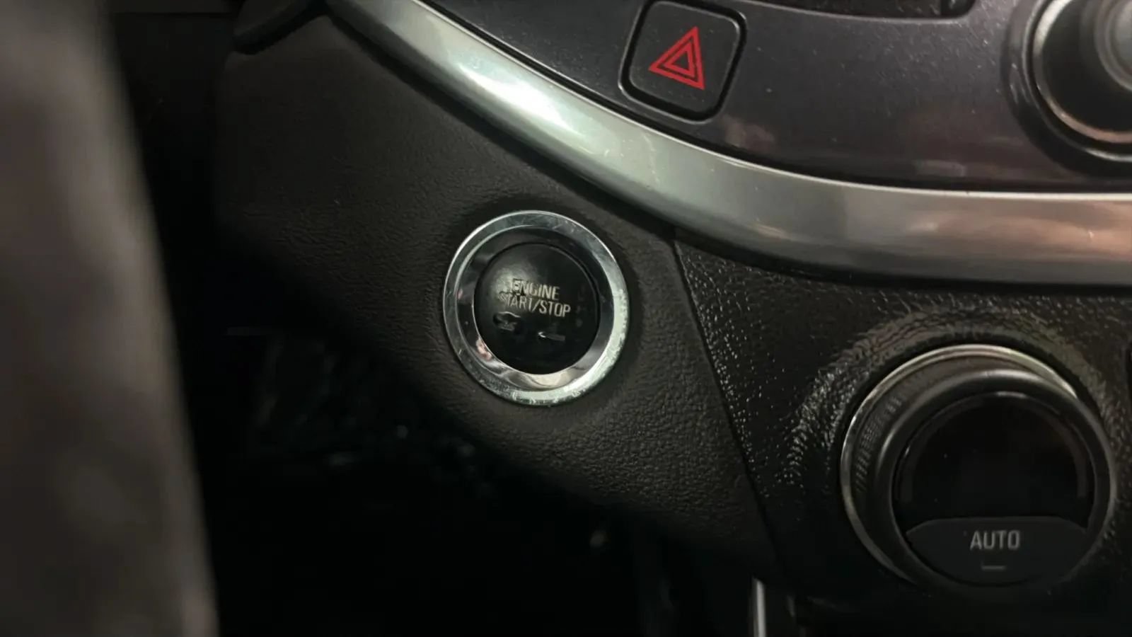 Used 2018 Chevrolet Impala LT FWD image 15