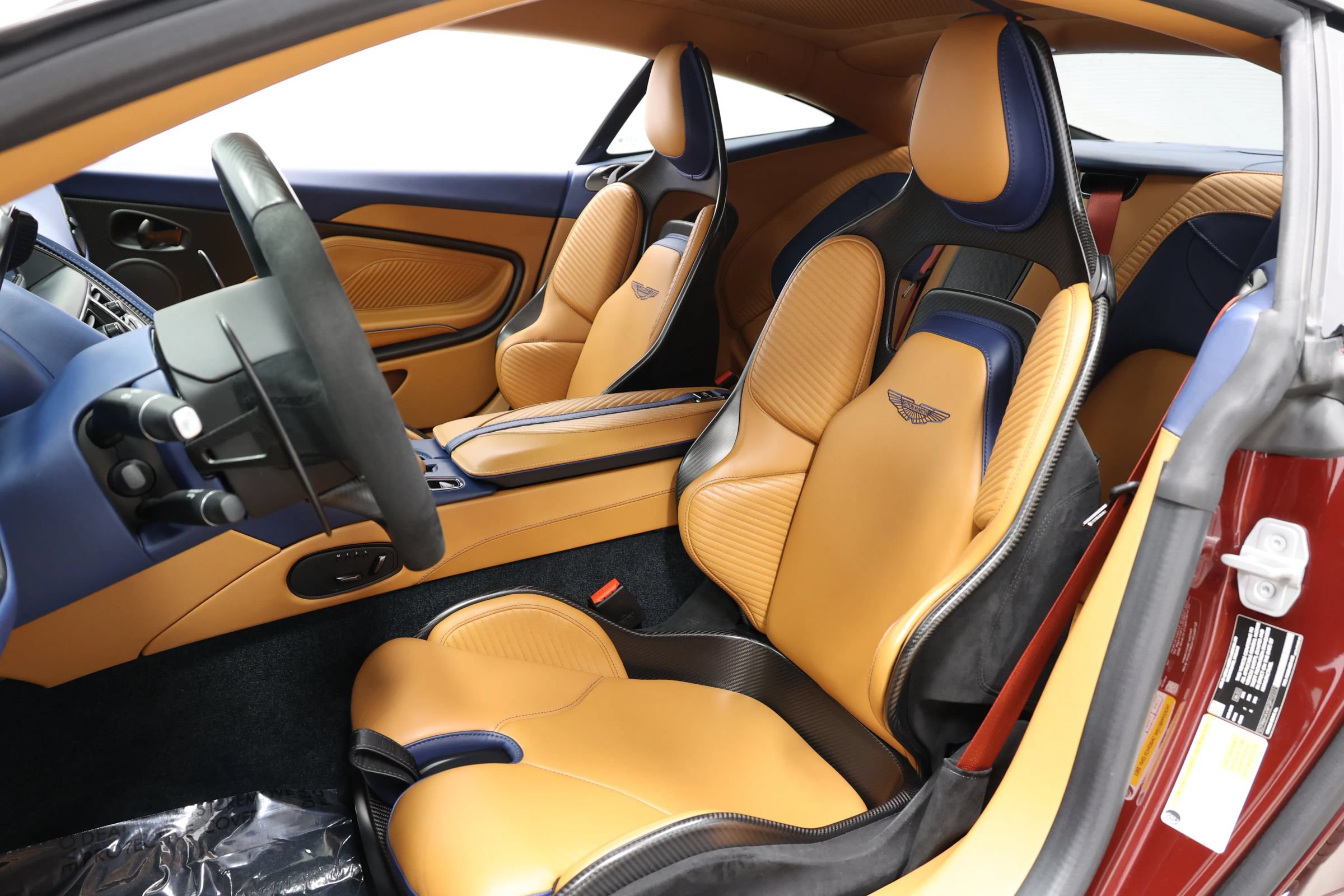 Used 2023 Aston Martin DBS Coupe RWD image 20