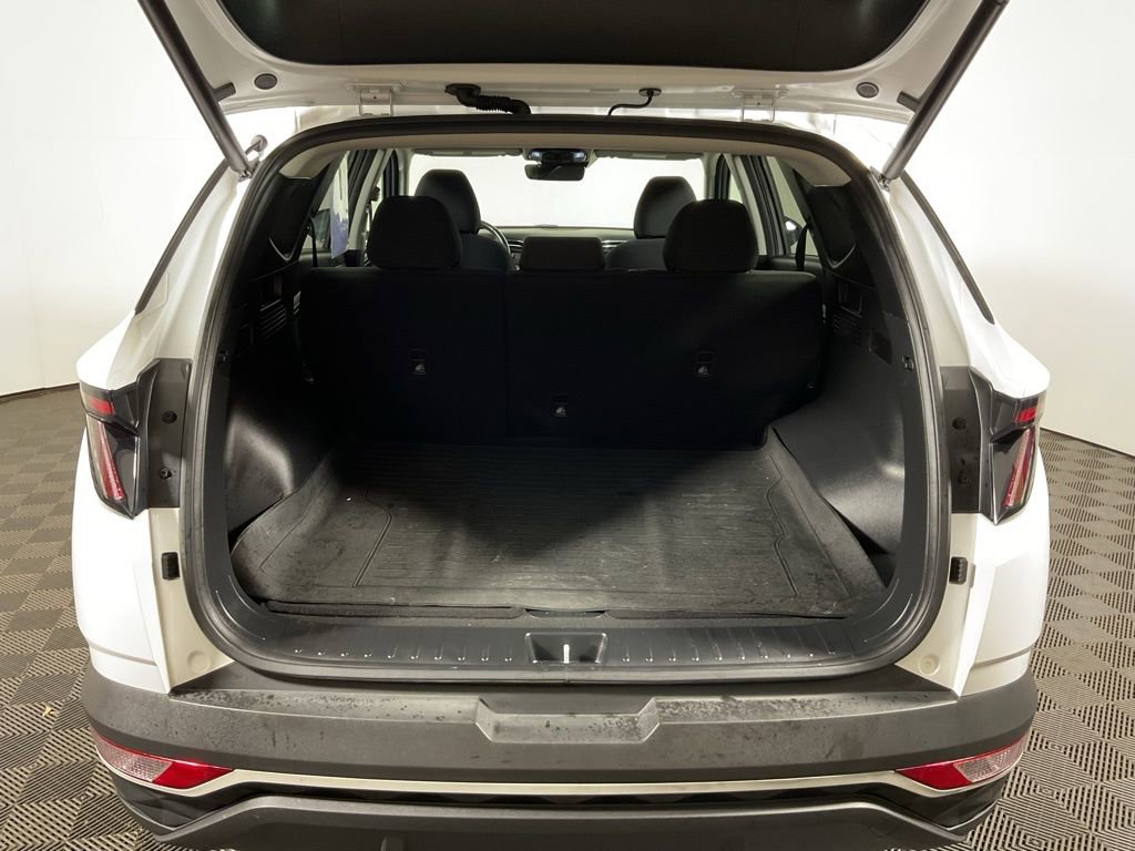 Certified 2022 Hyundai Tucson SEL w/ Cargo Package AWD/4WD image 17