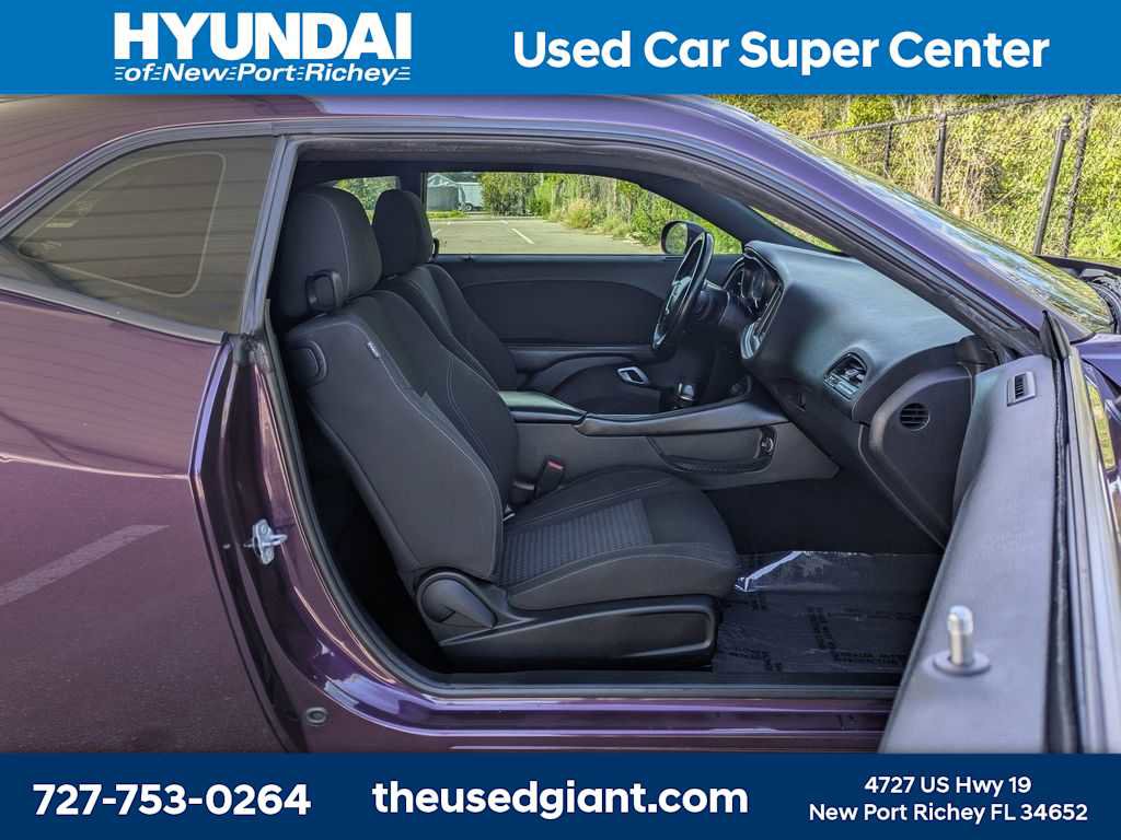 Used 2022 Dodge Challenger SXT RWD image 14