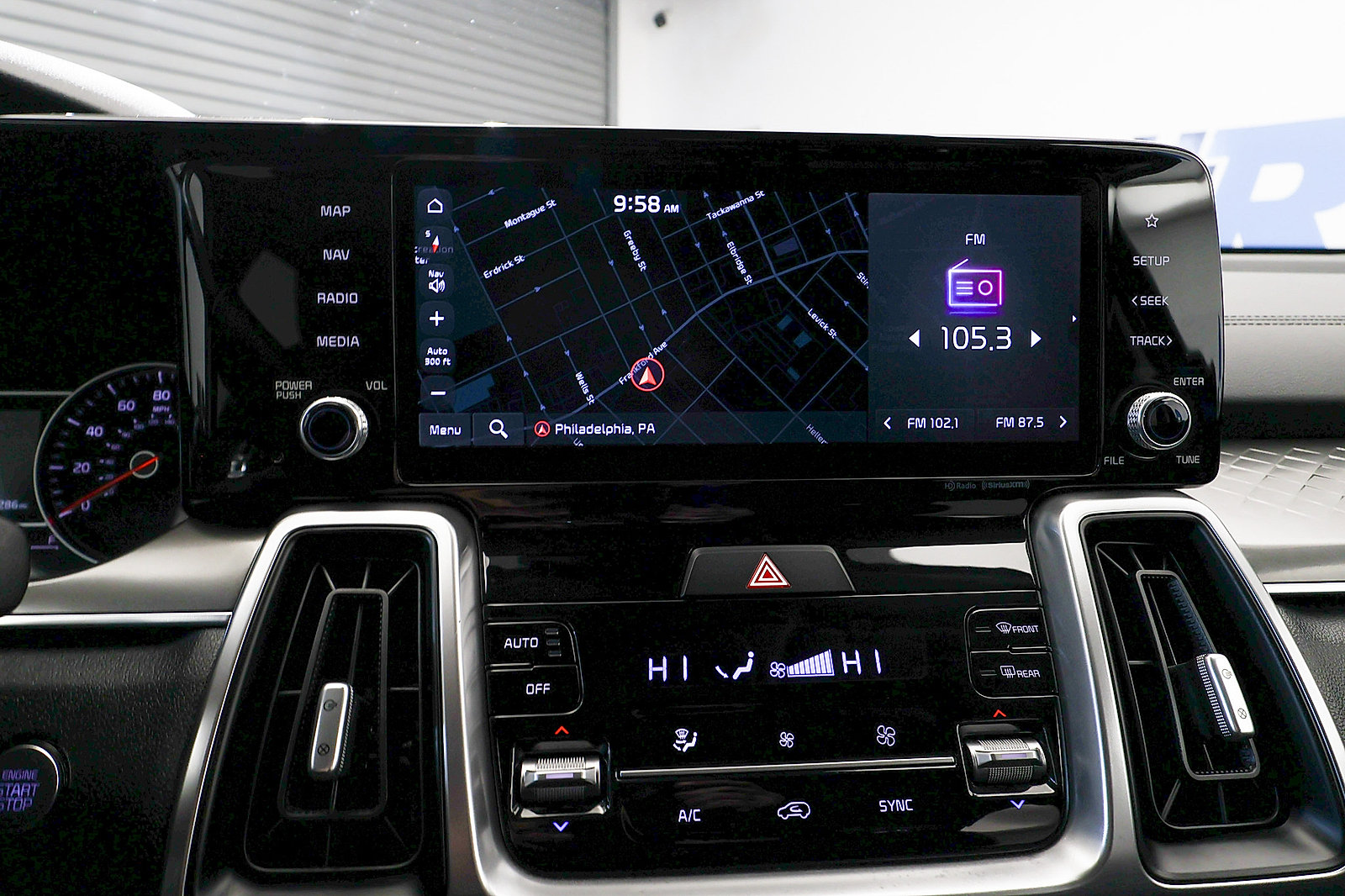 Used 2022 Kia Sorento S w/ Panoramic Sunroof Package FWD image 27