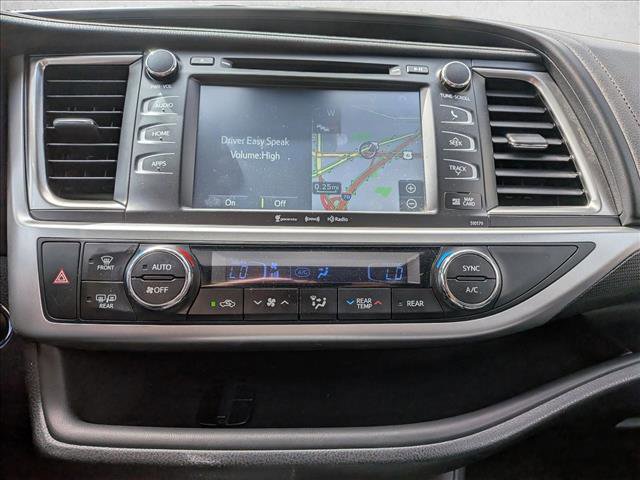 Used 2017 Toyota Highlander SE image 17