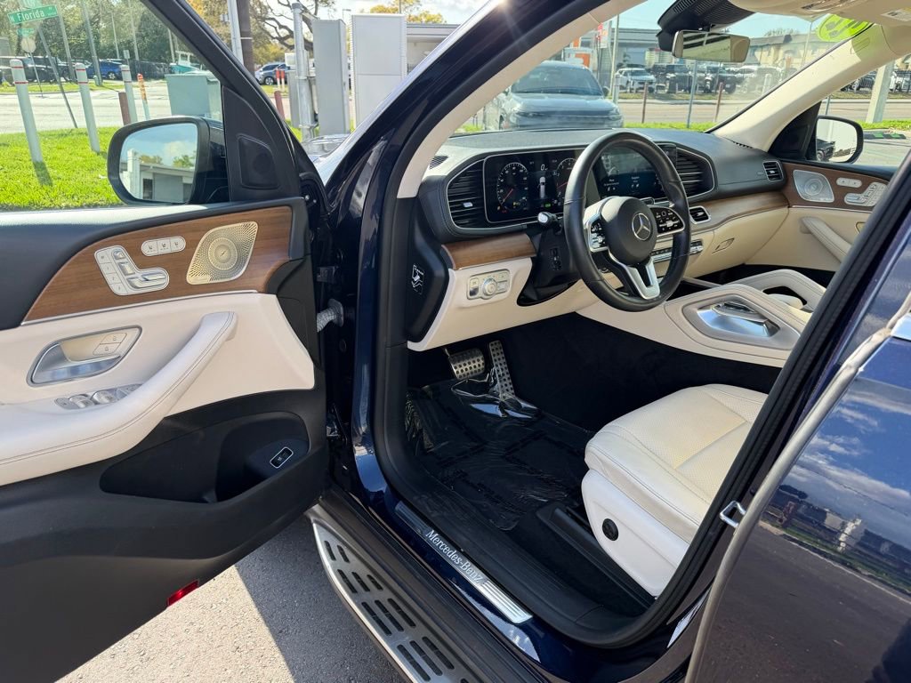 Used 2022 Mercedes-Benz GLS 450 4MATIC image 15