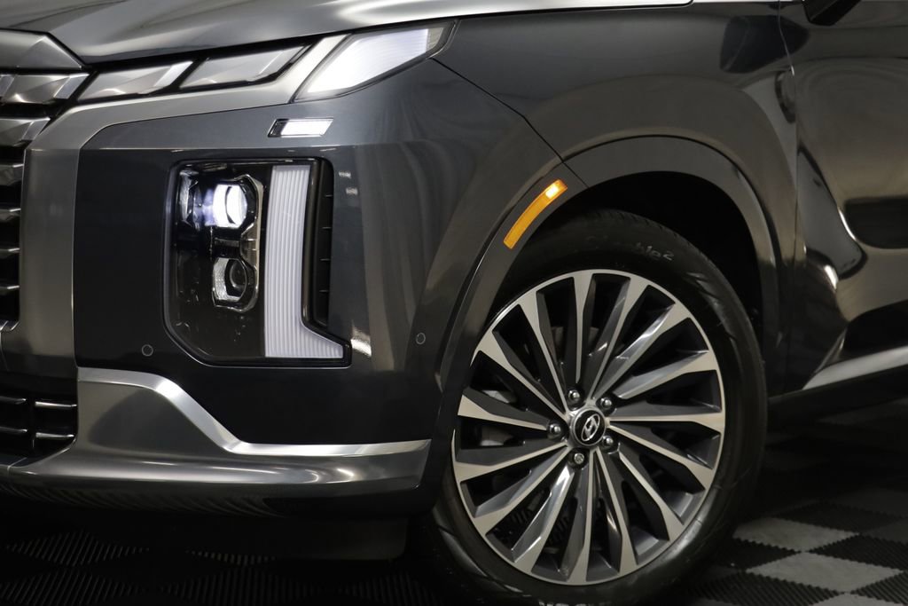 Used 2025 Hyundai Palisade Calligraphy image 3