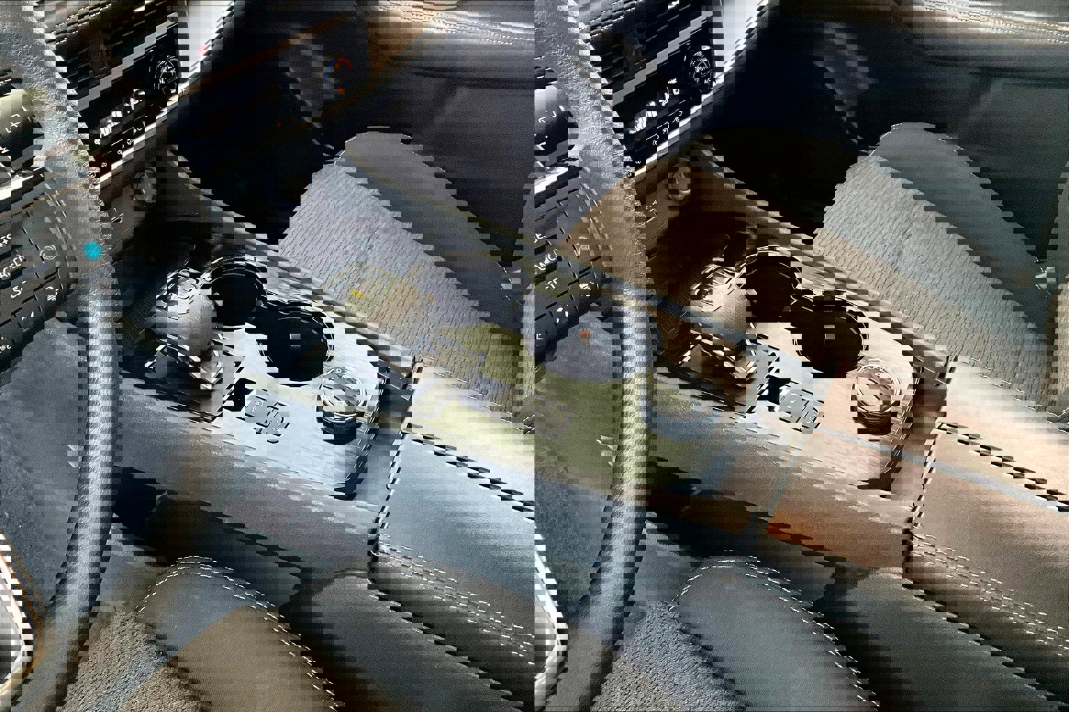 Used 2023 Nissan Rogue SV image 18