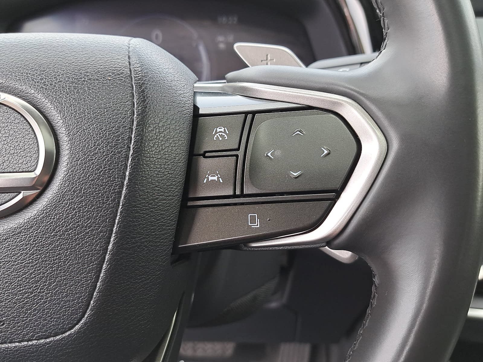 Used 2023 Lexus RZ 450e Premium w/ Technology Package AWD/4WD image 18