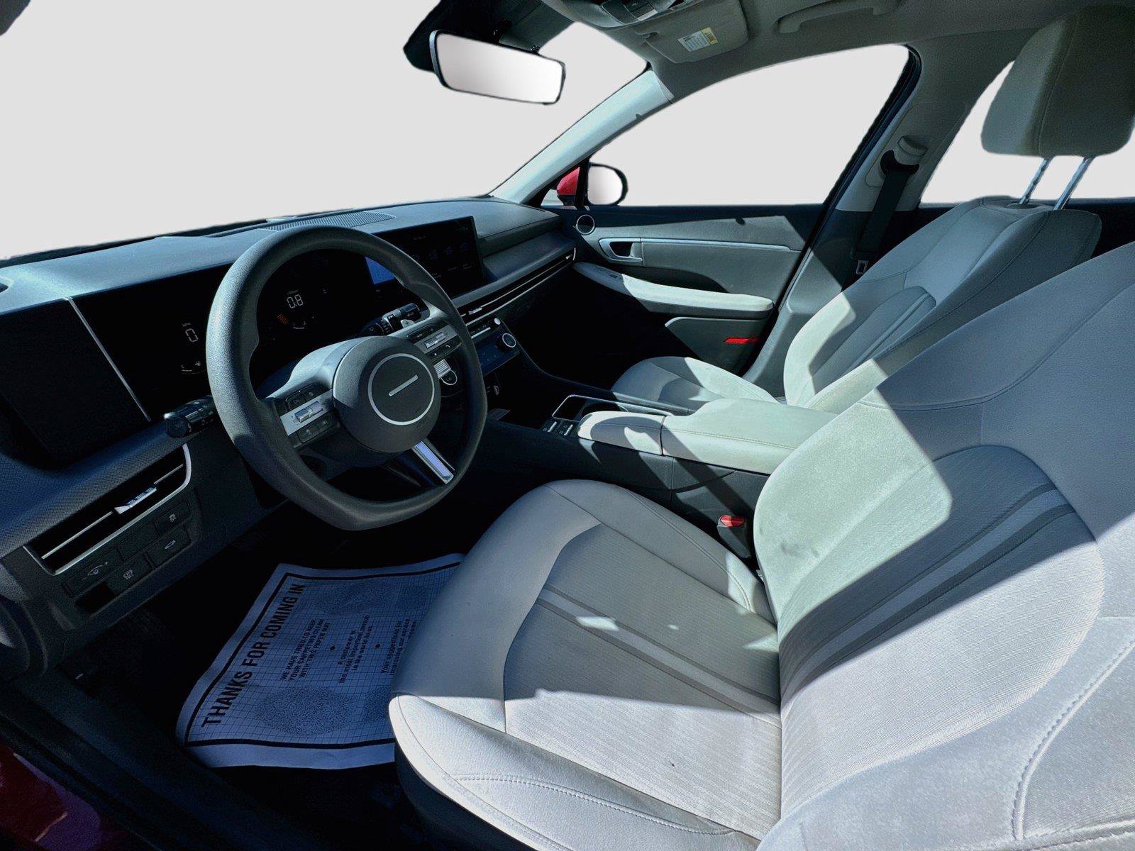 Used 2025 Hyundai Sonata SEL FWD image 8