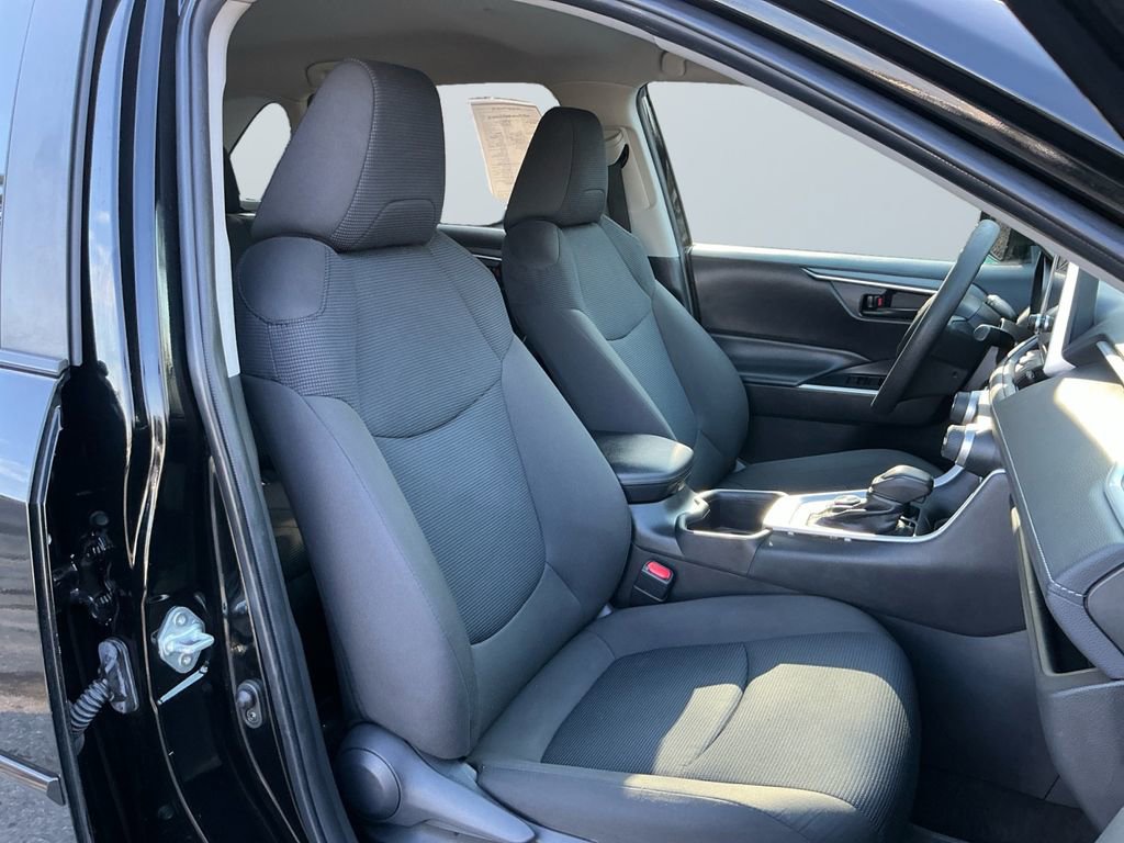 Used 2023 Toyota RAV4 LE image 17
