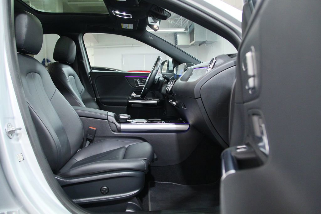 Used 2021 Mercedes-Benz GLA 250 4MATIC image 21