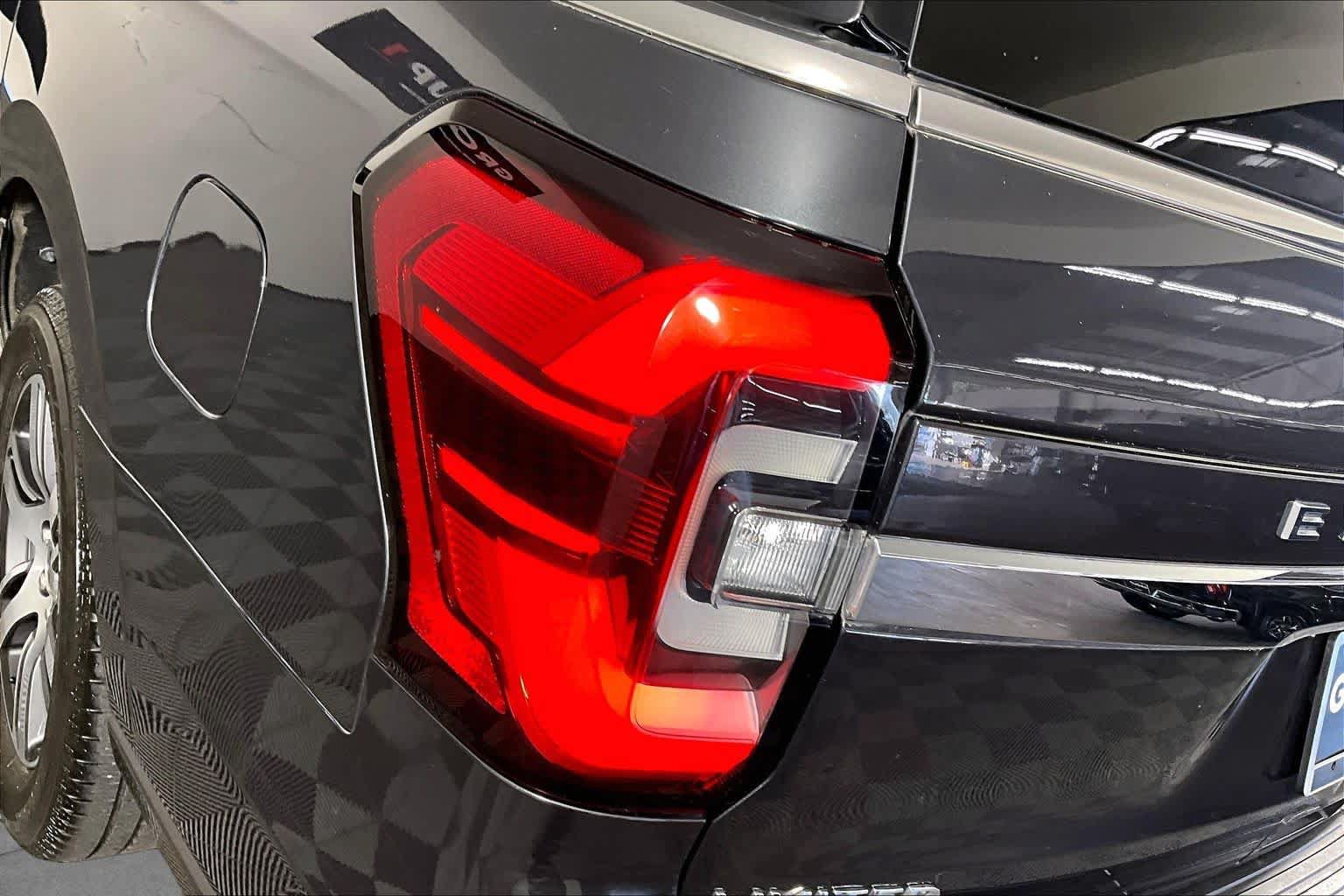 Used 2023 Ford Expedition Max Limited RWD image 27