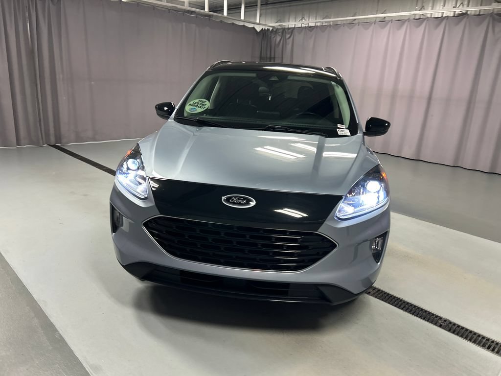 Used 2022 Ford Escape SEL w/ SEL Stealth AWD Package image 2