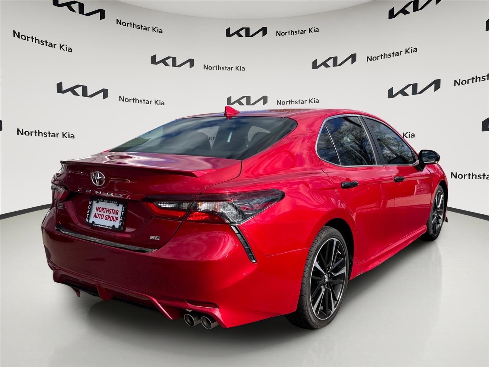 Used 2022 Toyota Camry SE w/ Audio Upgrade Package image 4