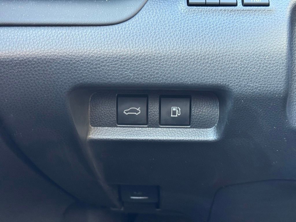 Used 2023 Toyota Crown Platinum image 35