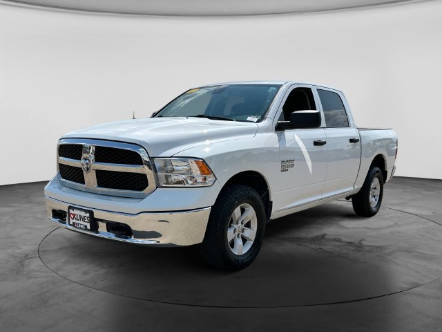Used 2022 RAM 1500 Classic SLT w/ Protection Group AWD/4WD image 3