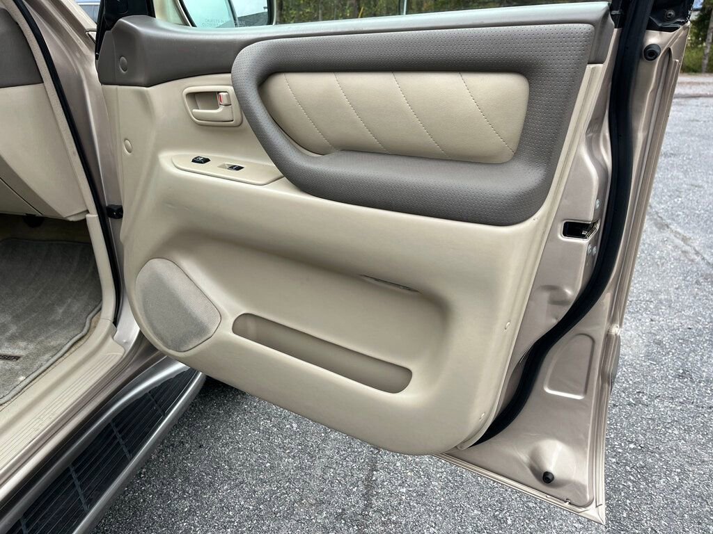 Used 2006 Toyota Land Cruiser image 59