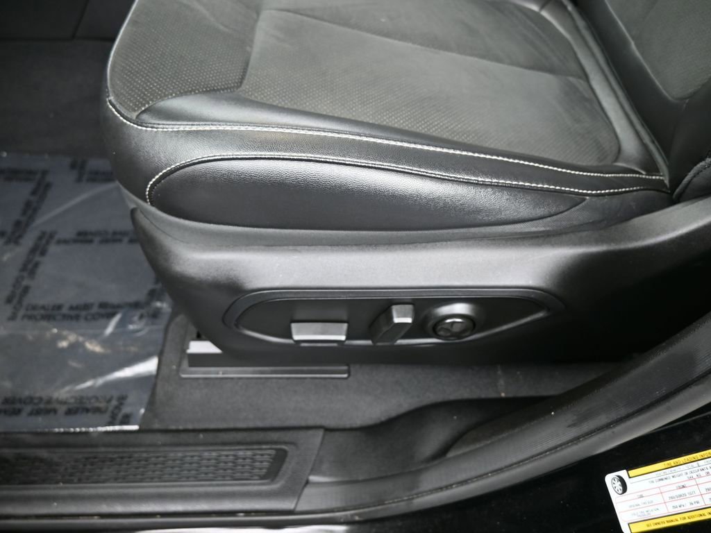 Used 2024 Jeep Grand Cherokee L Altitude image 16