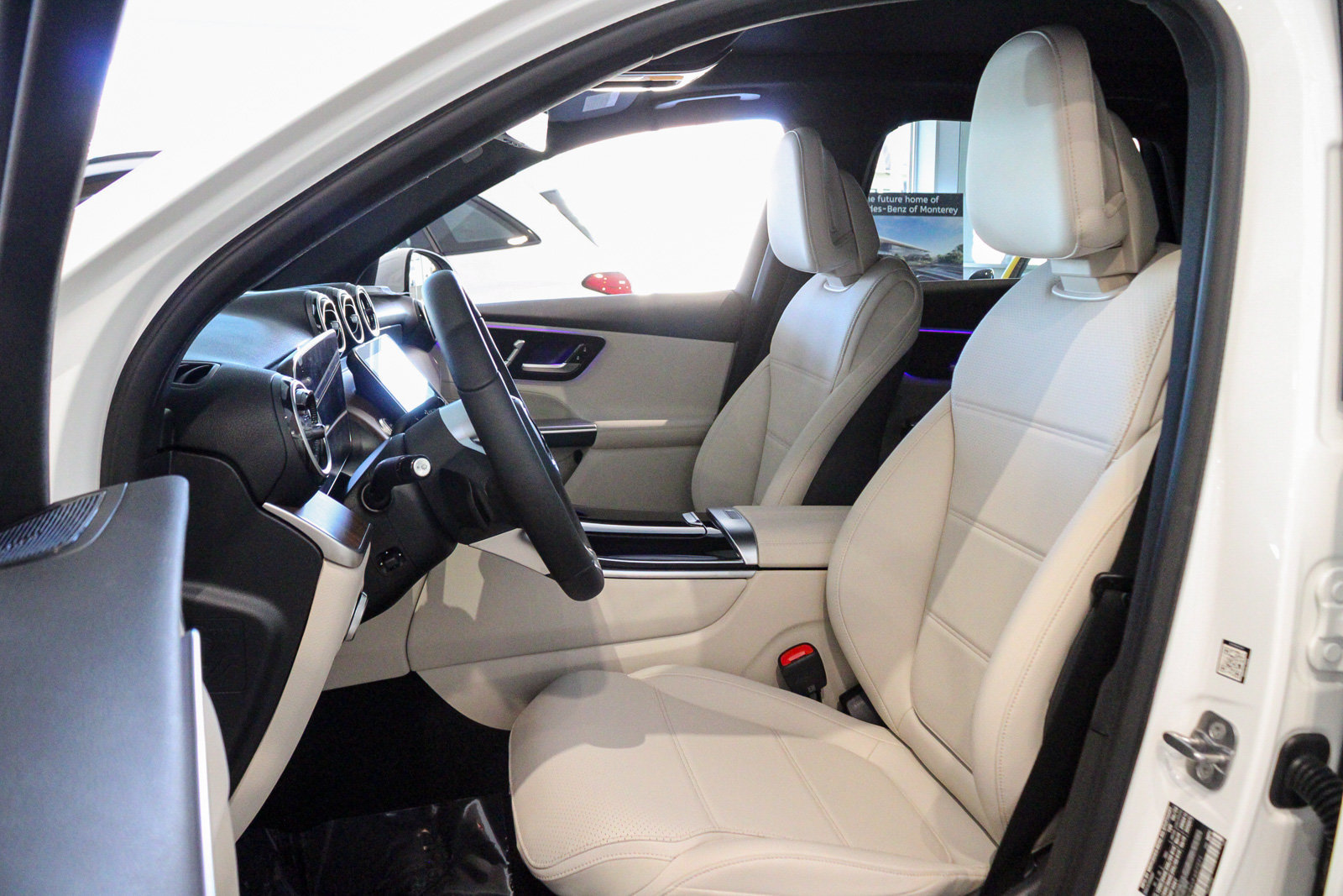New 2027 Mercedes-Benz GLC 350e 4MATIC image 16