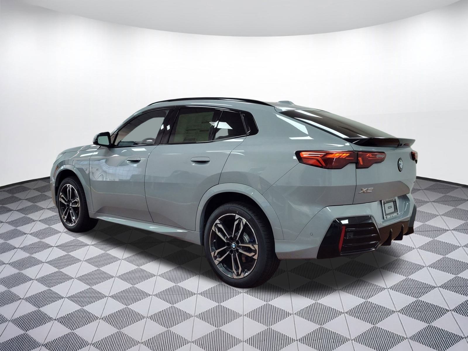 Used 2025 BMW X2 xDrive28i w/ Premium Package image 3