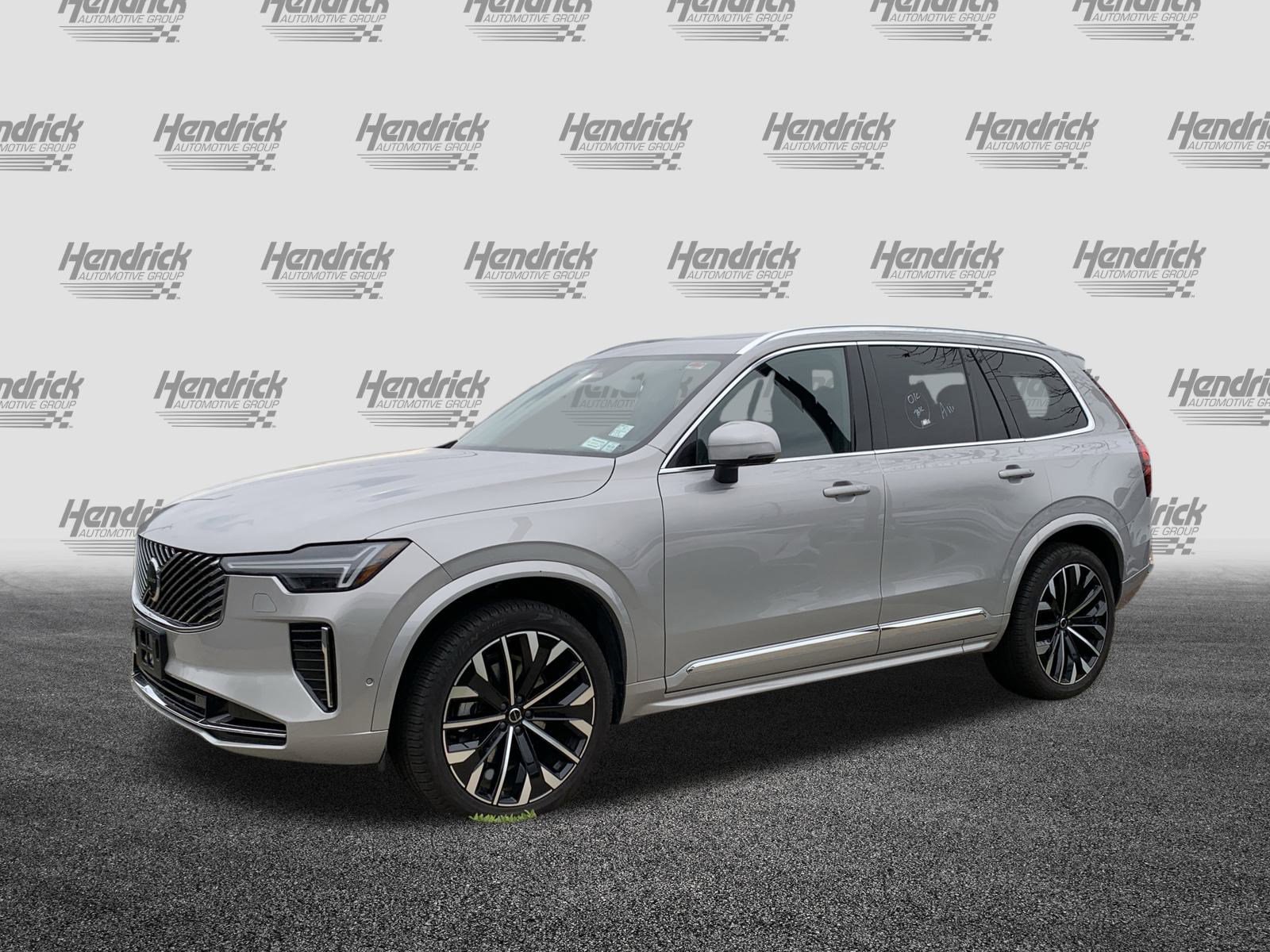 Used 2025 Volvo XC90 B6 Plus image 5