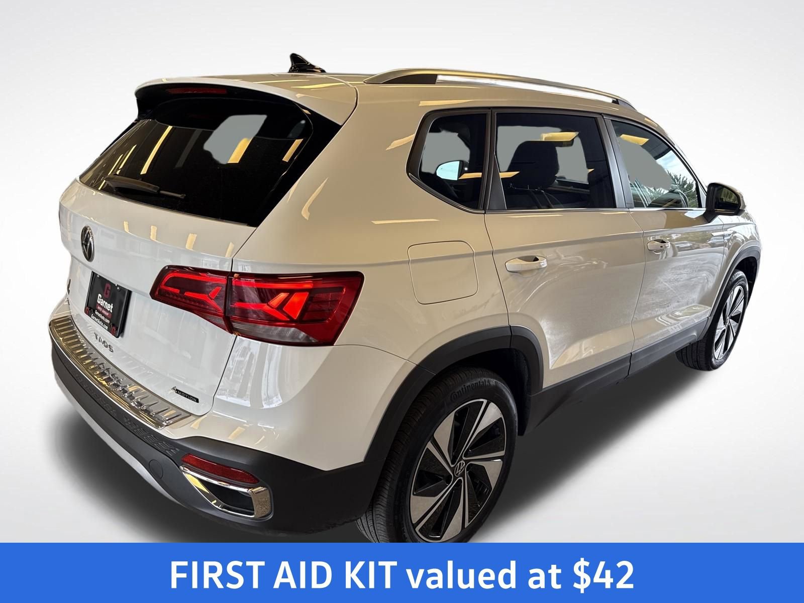 Certified 2024 Volkswagen Taos SE AWD/4WD image 5