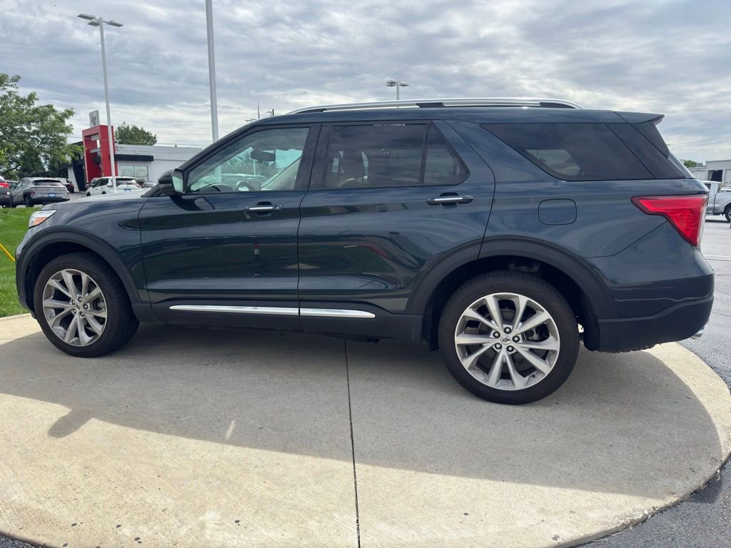 Used 2024 Ford Explorer Platinum w/ Technology Package AWD/4WD image 3