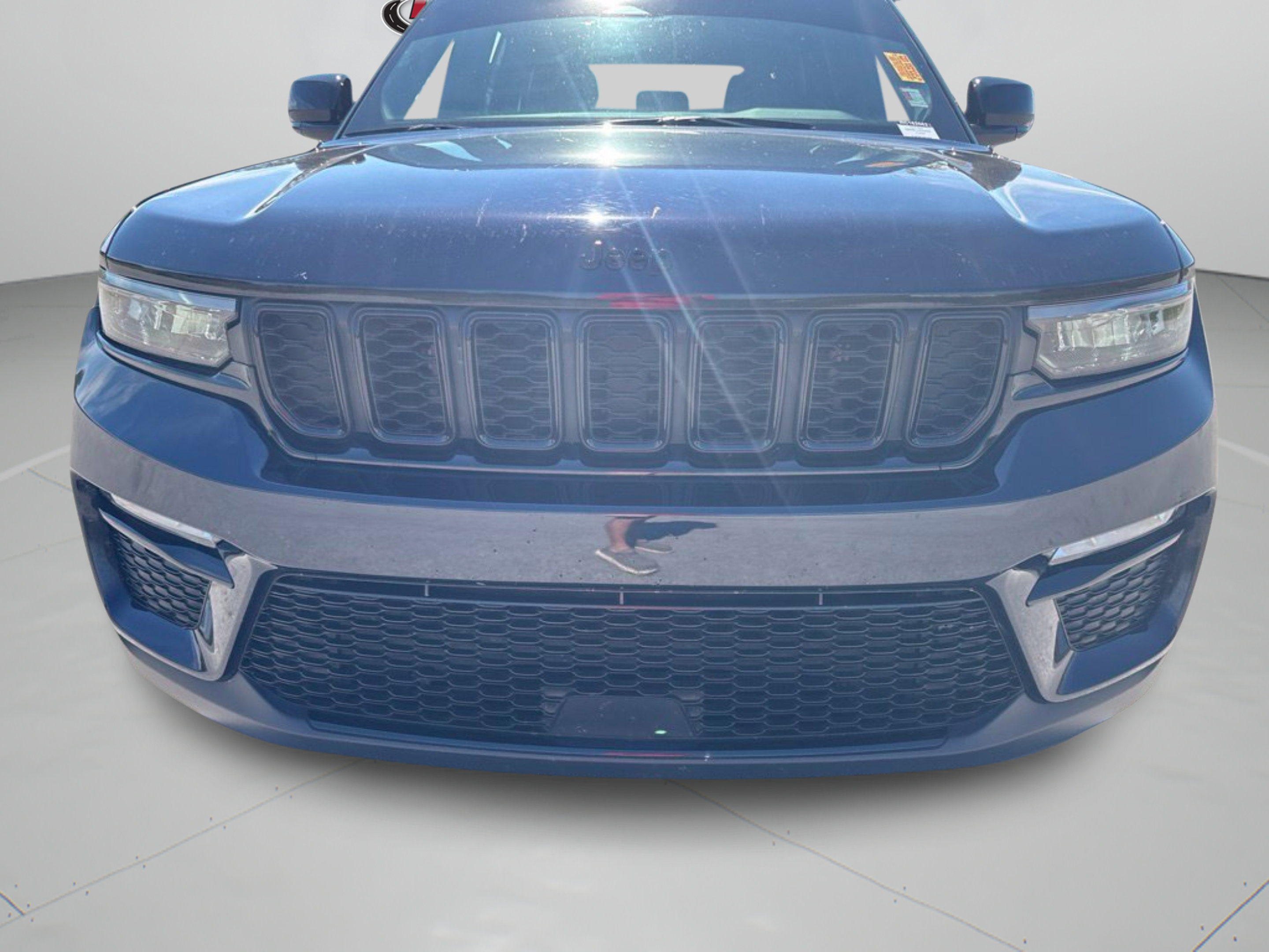 Used 2024 Jeep Grand Cherokee Limited w/ Black Appearance Package AWD/4WD image 23