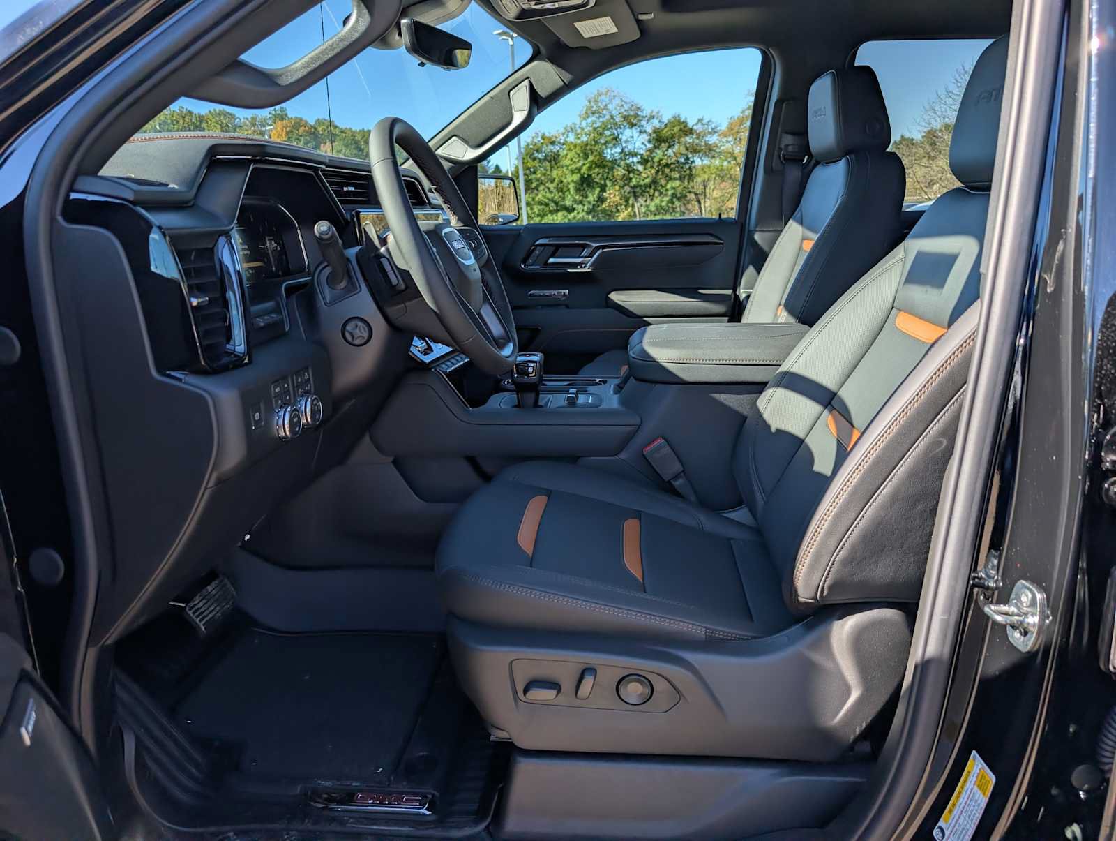 New 2026 GMC Sierra 1500 AT4 w/ AT4 Premium Package AWD/4WD image 4