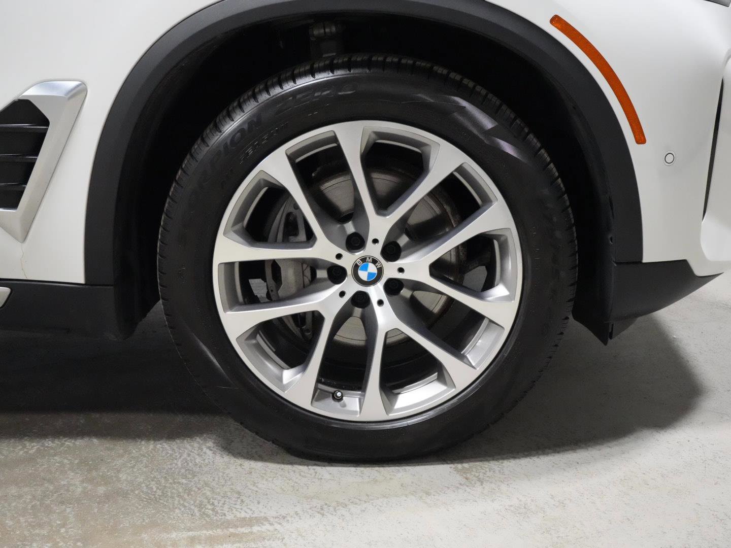 Certified 2024 BMW X5 xDrive40i w/ Premium Package image 40