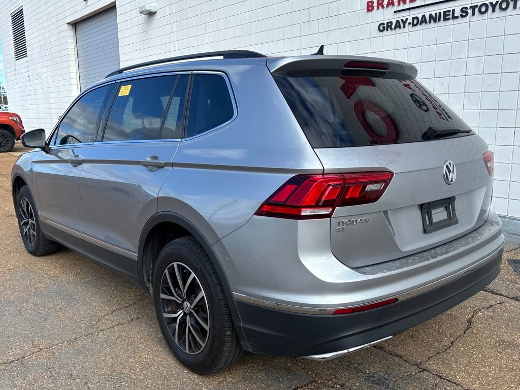 Used 2021 Volkswagen Tiguan SE w/ Panoramic Sunroof Package image 3